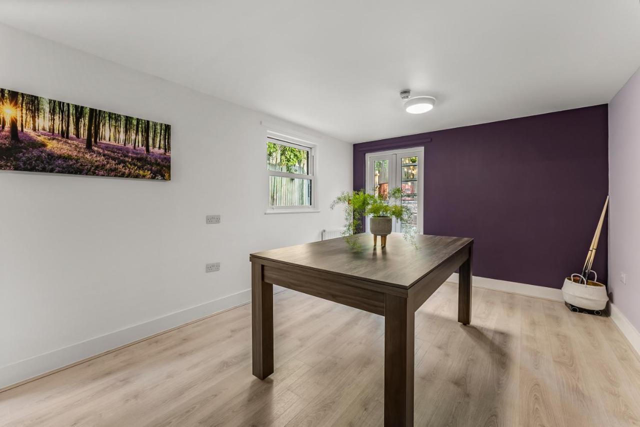 Hotel Boutique With Kitchen Dinner, Lounge, Pool Table