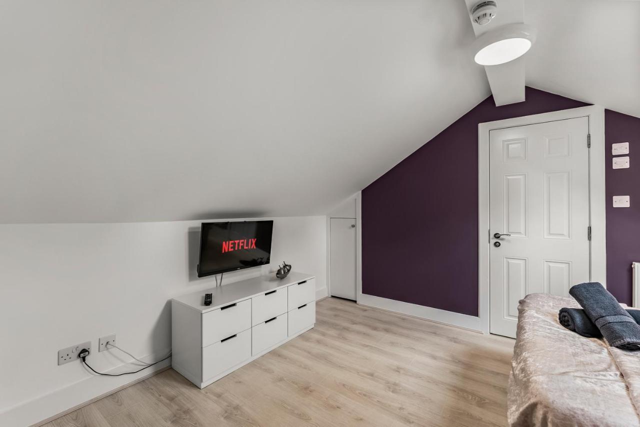 Boutique With Kitchen Dinner, Lounge, Pool Table