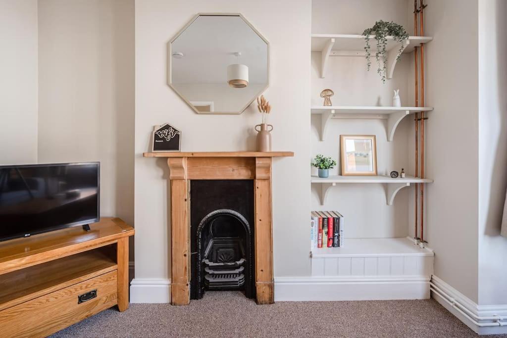 Host & - Sherrington Road Abode Holiday home *