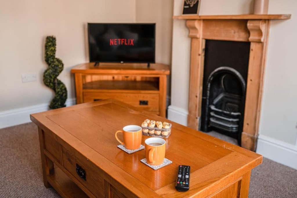 Host & - Sherrington Road Abode