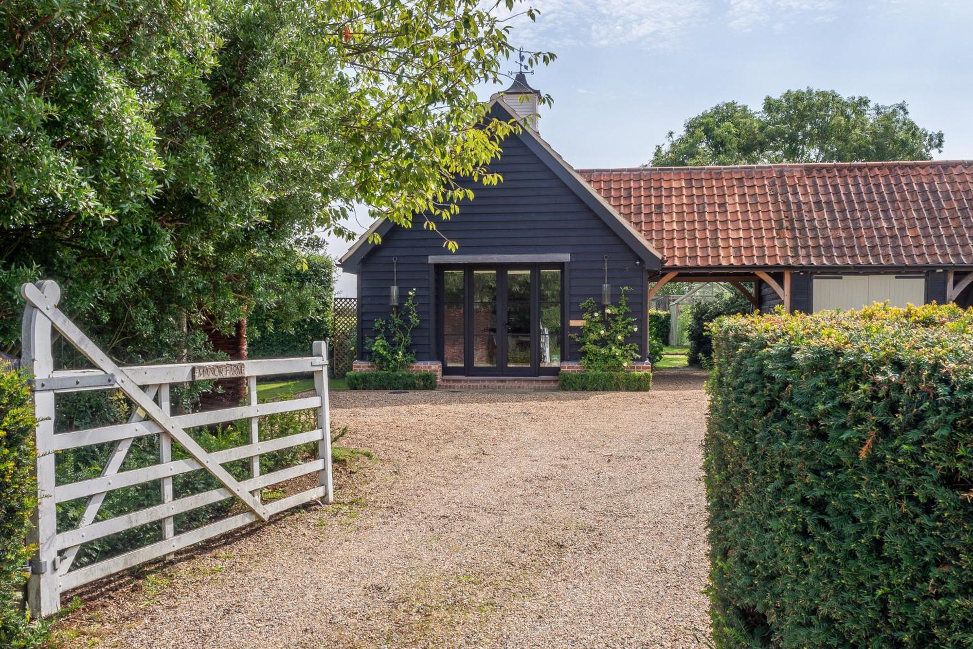 Elegant Luxurious - The Dove House Holiday home Ipswich