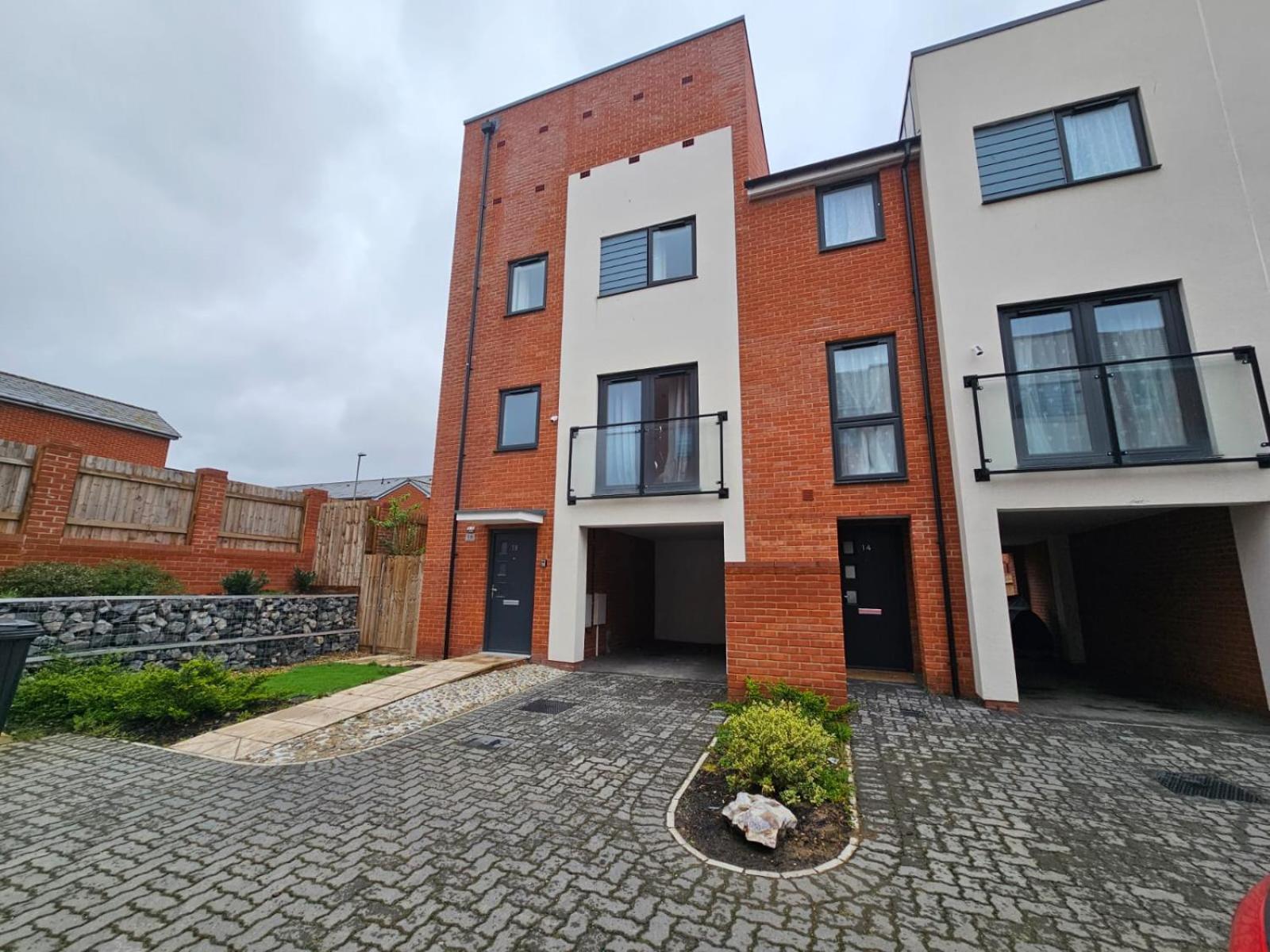Holiday home Modern 3 Bedroom Town House *