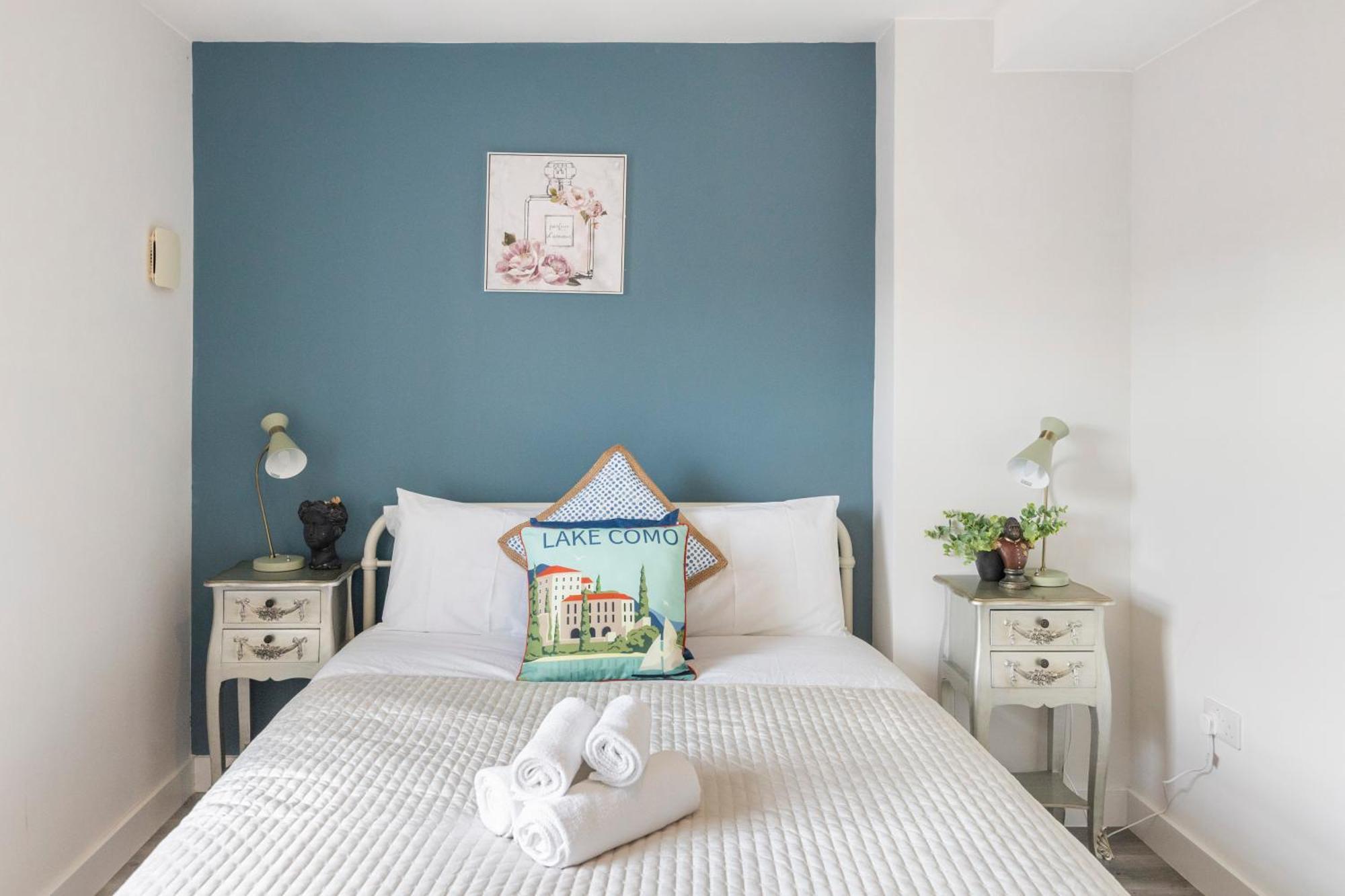 Town Center Gem Sleep 5 Apartment Ipswich