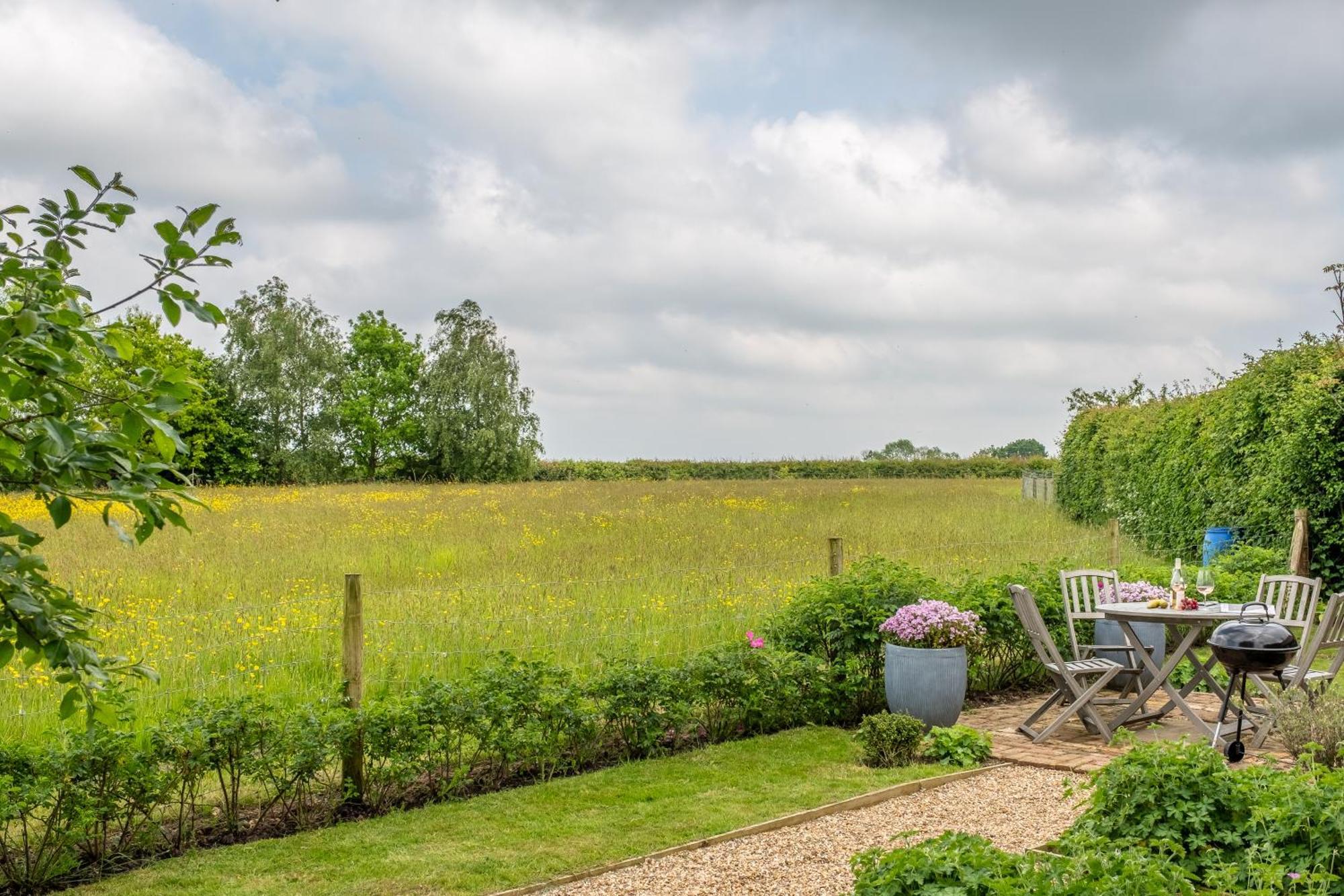 Elegant Luxurious - The Dove House Holiday home