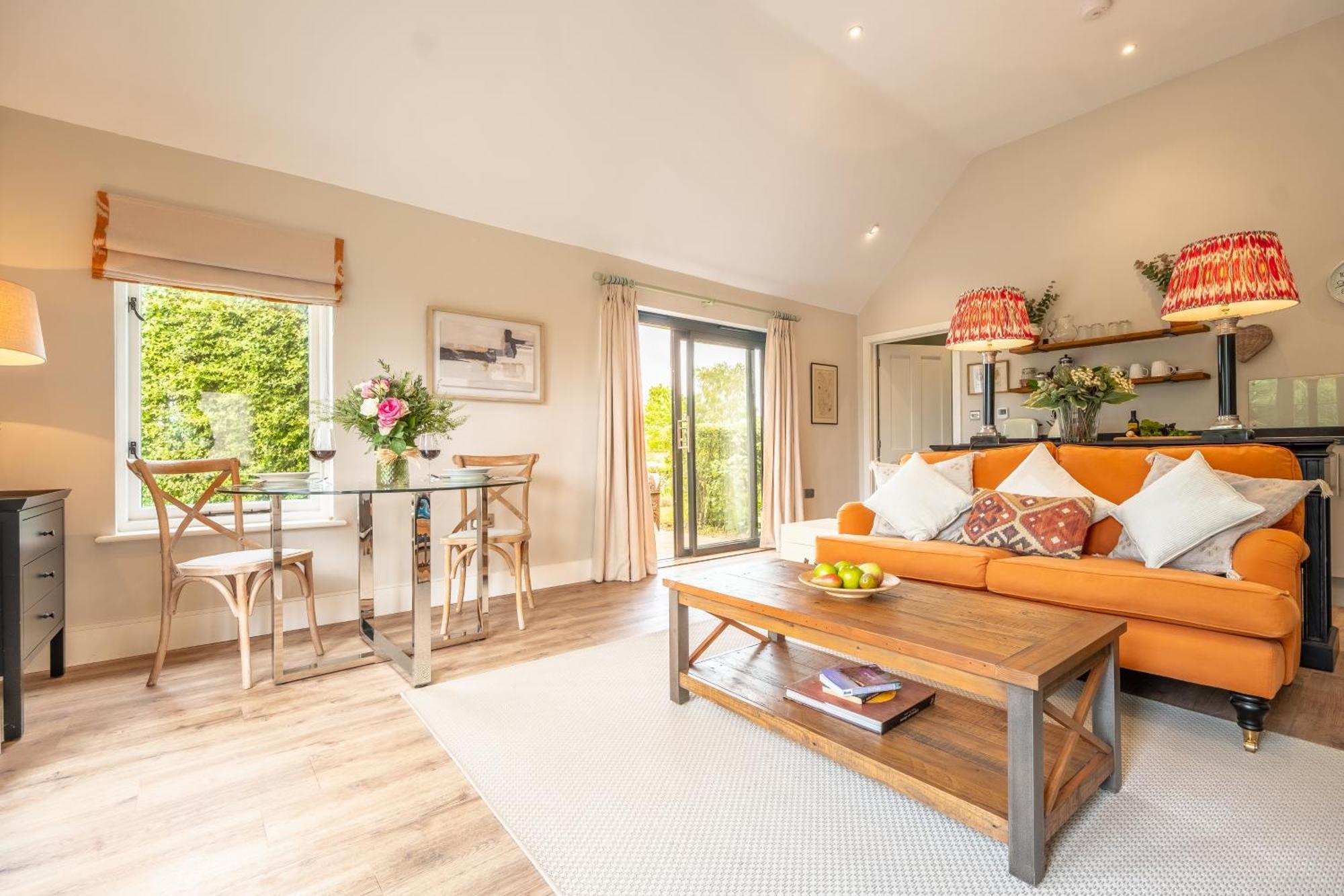Elegant Luxurious - The Dove House Holiday home *