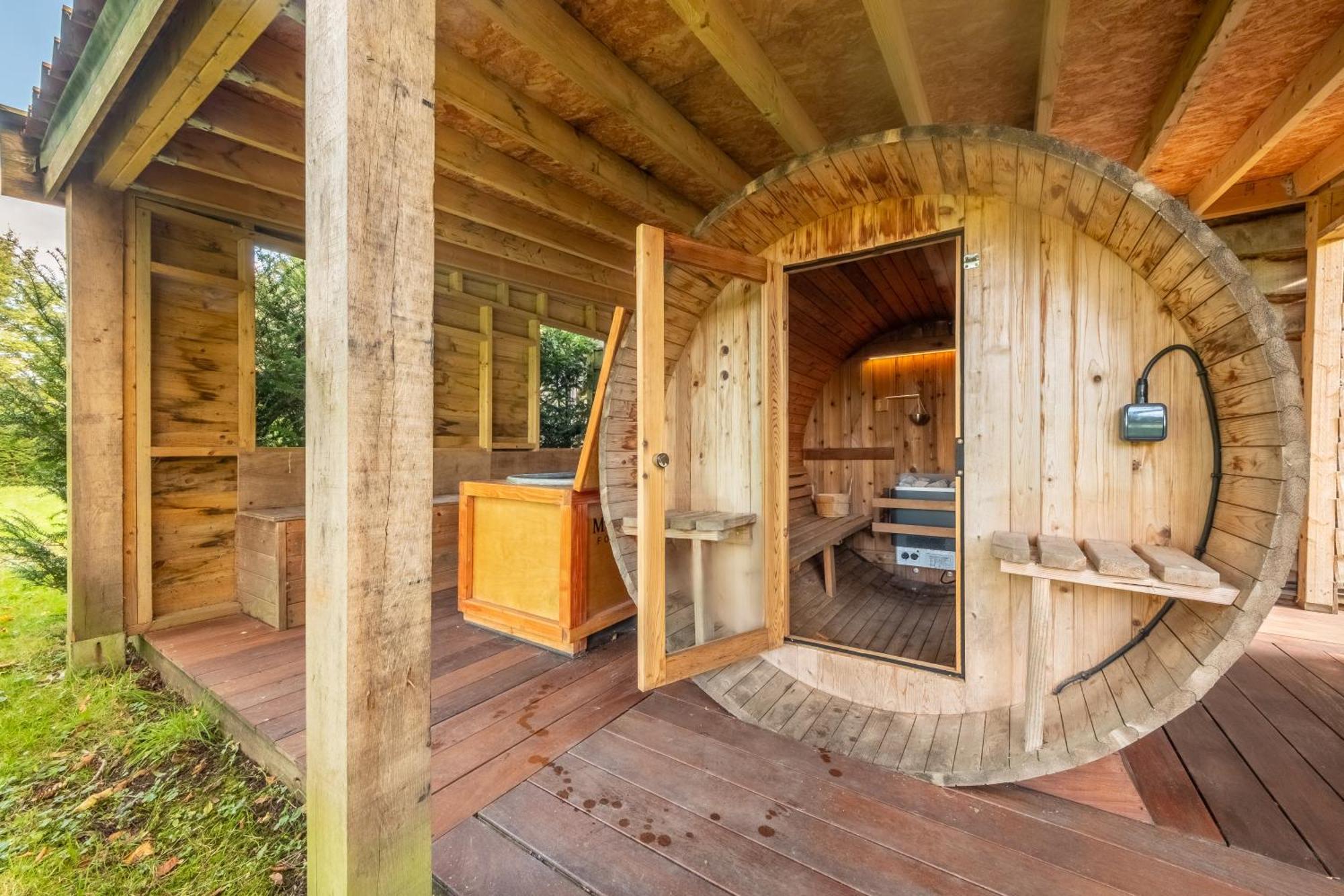 Spectacular Thousand Year Old Medieval Manor House - Flemings Hall