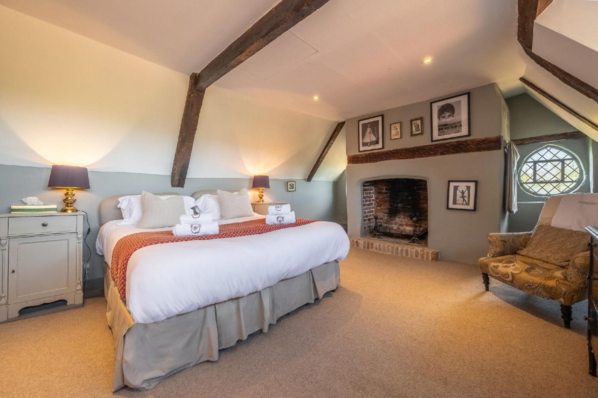 Spectacular Thousand Year Old Medieval Manor House - Flemings Hall *