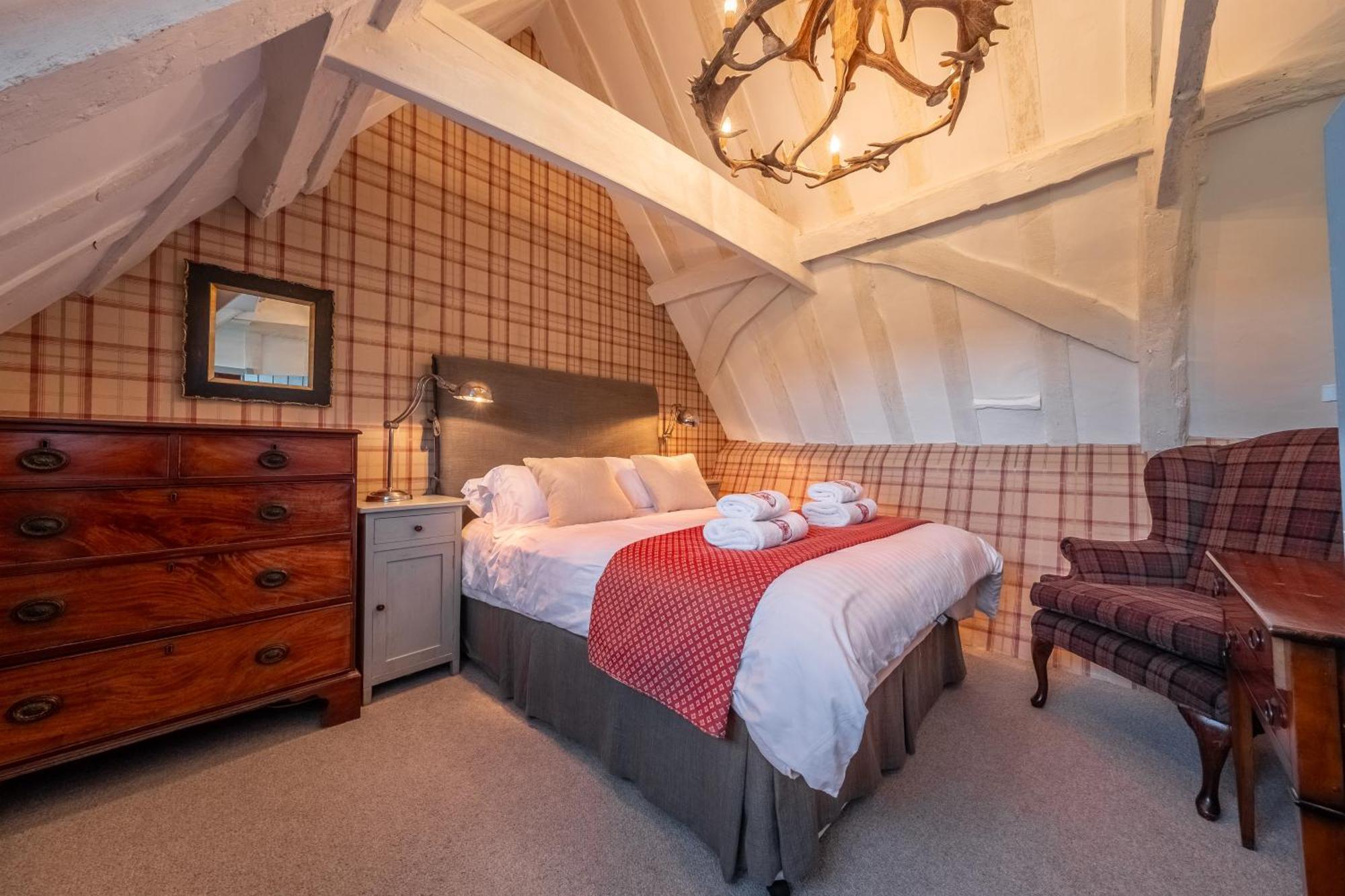 Spectacular Thousand Year Old Medieval Manor House - Flemings Hall Villa Ipswich