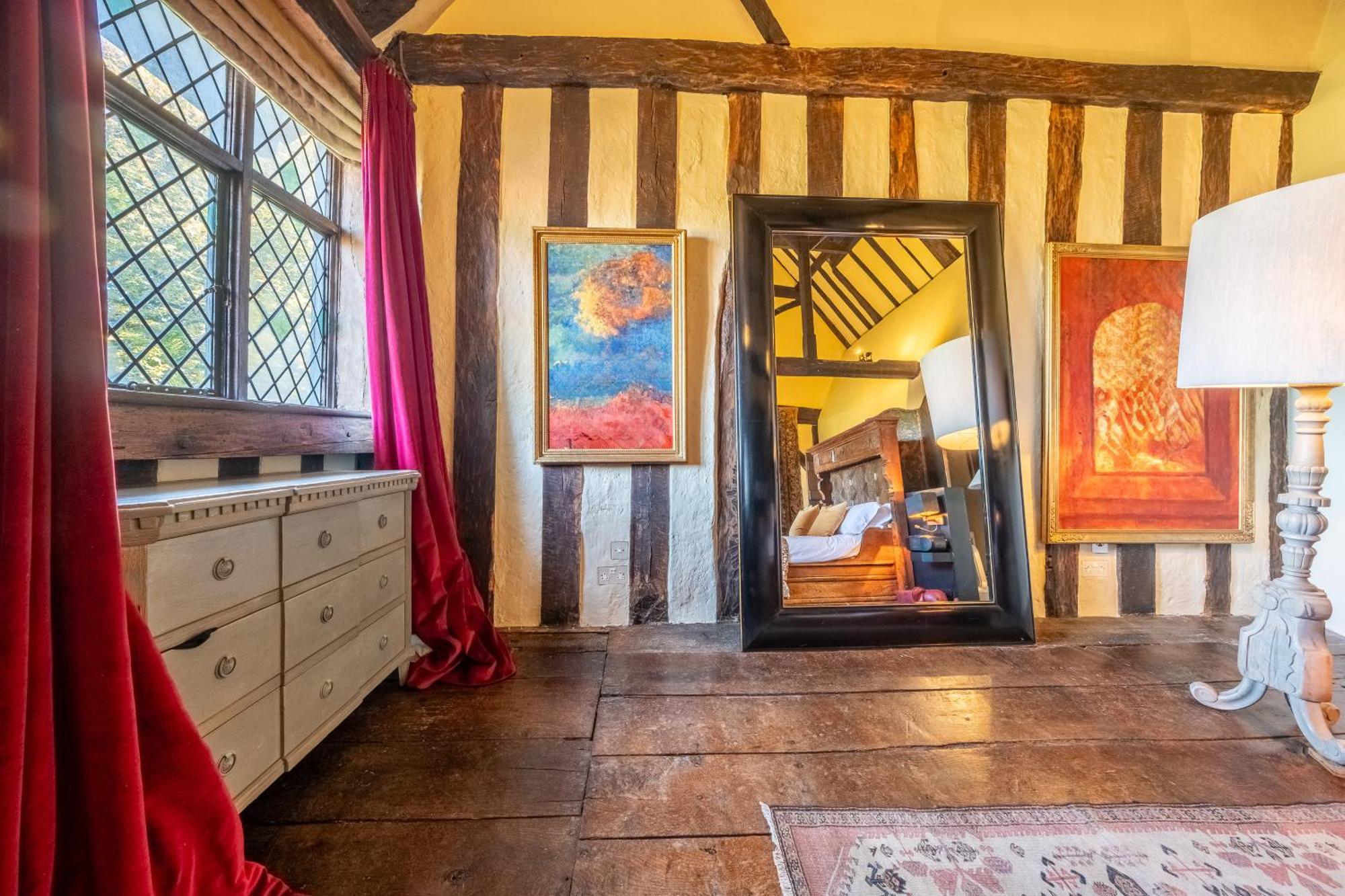 Spectacular Thousand Year Old Medieval Manor House - Flemings Hall Villa *