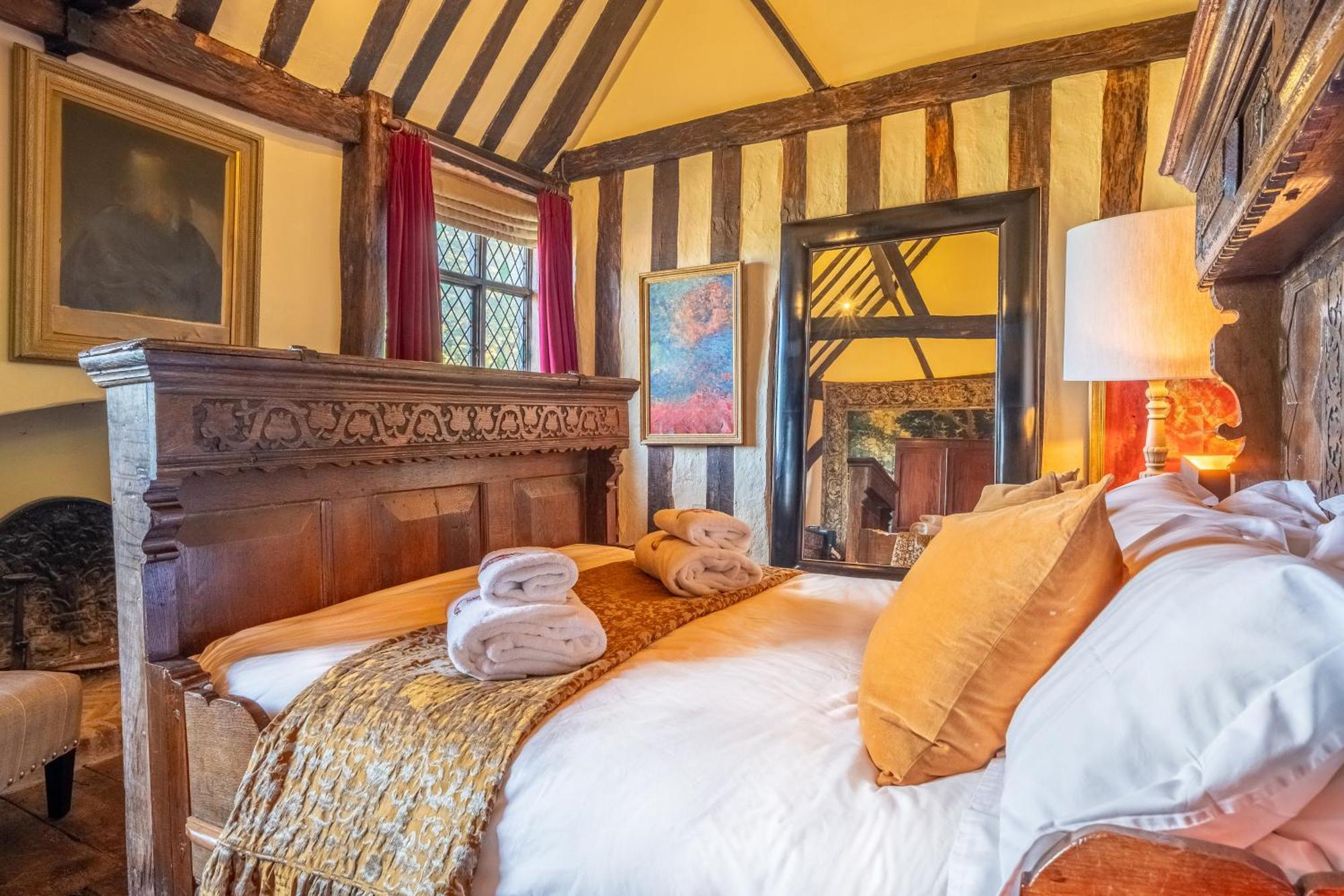 Spectacular Thousand Year Old Medieval Manor House - Flemings Hall