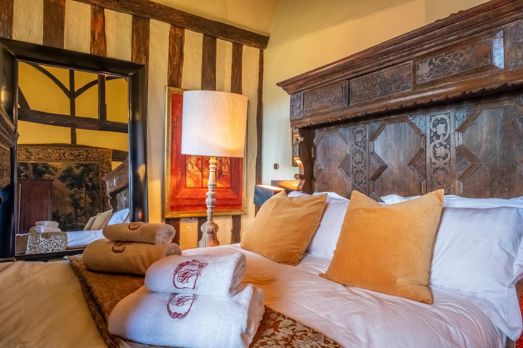 Spectacular Thousand Year Old Medieval Manor House - Flemings Hall Villa Ipswich