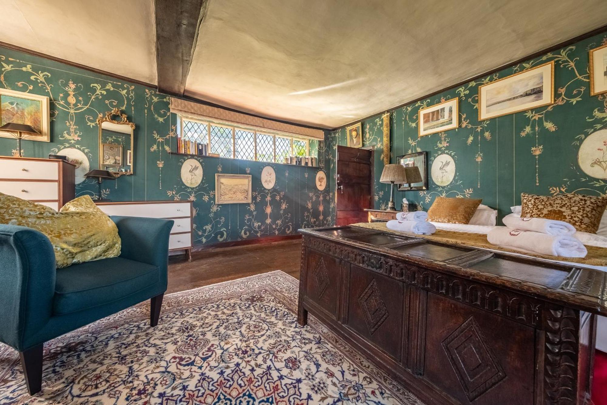 Spectacular Thousand Year Old Medieval Manor House - Flemings Hall Villa