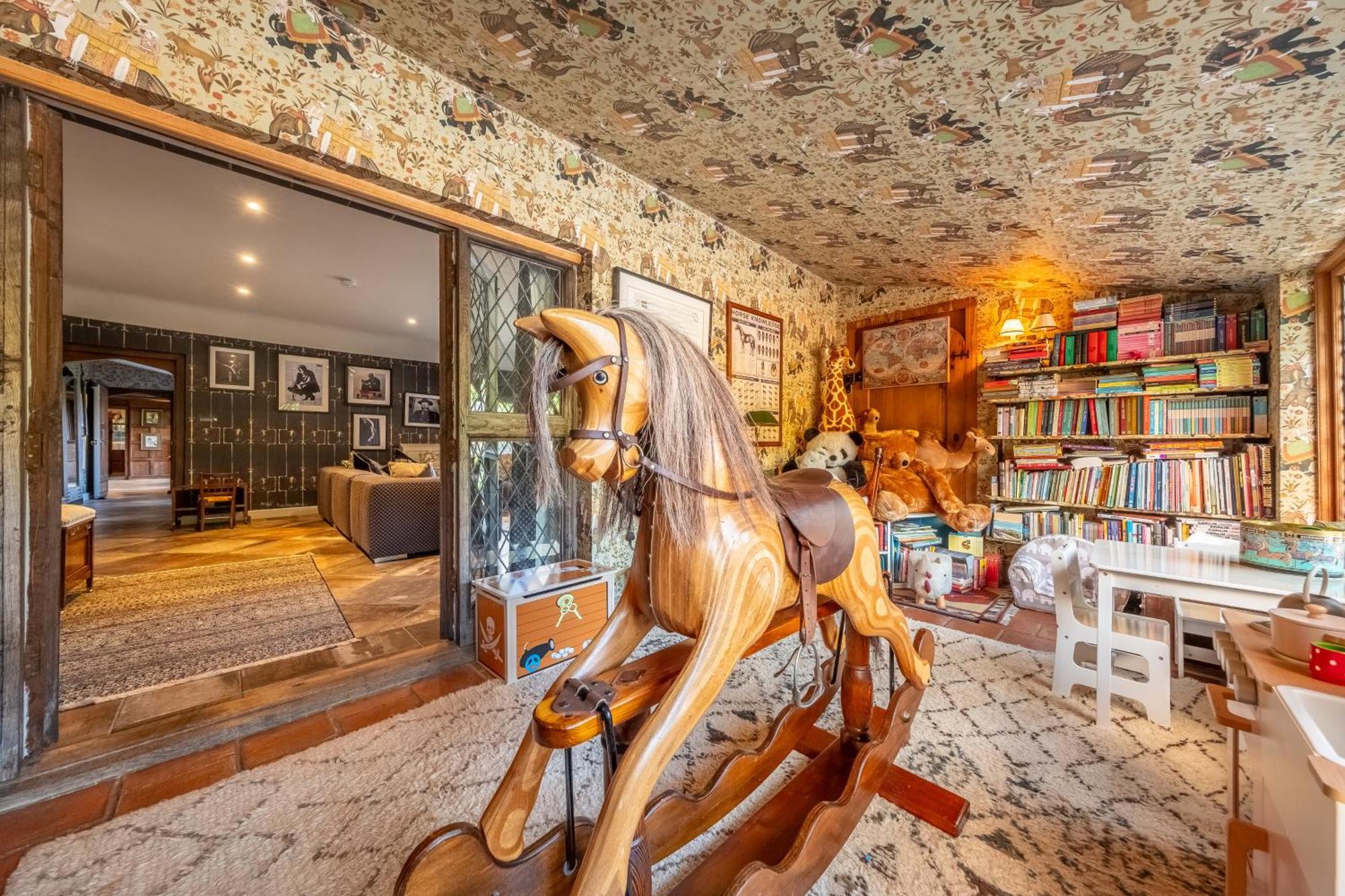 Spectacular Thousand Year Old Medieval Manor House - Flemings Hall Ipswich