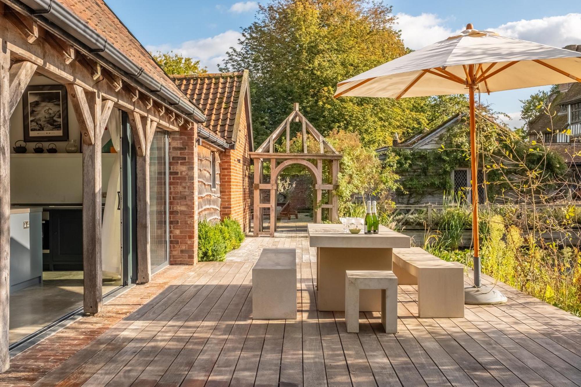 Spectacular Thousand Year Old Medieval Manor House - Flemings Hall Villa