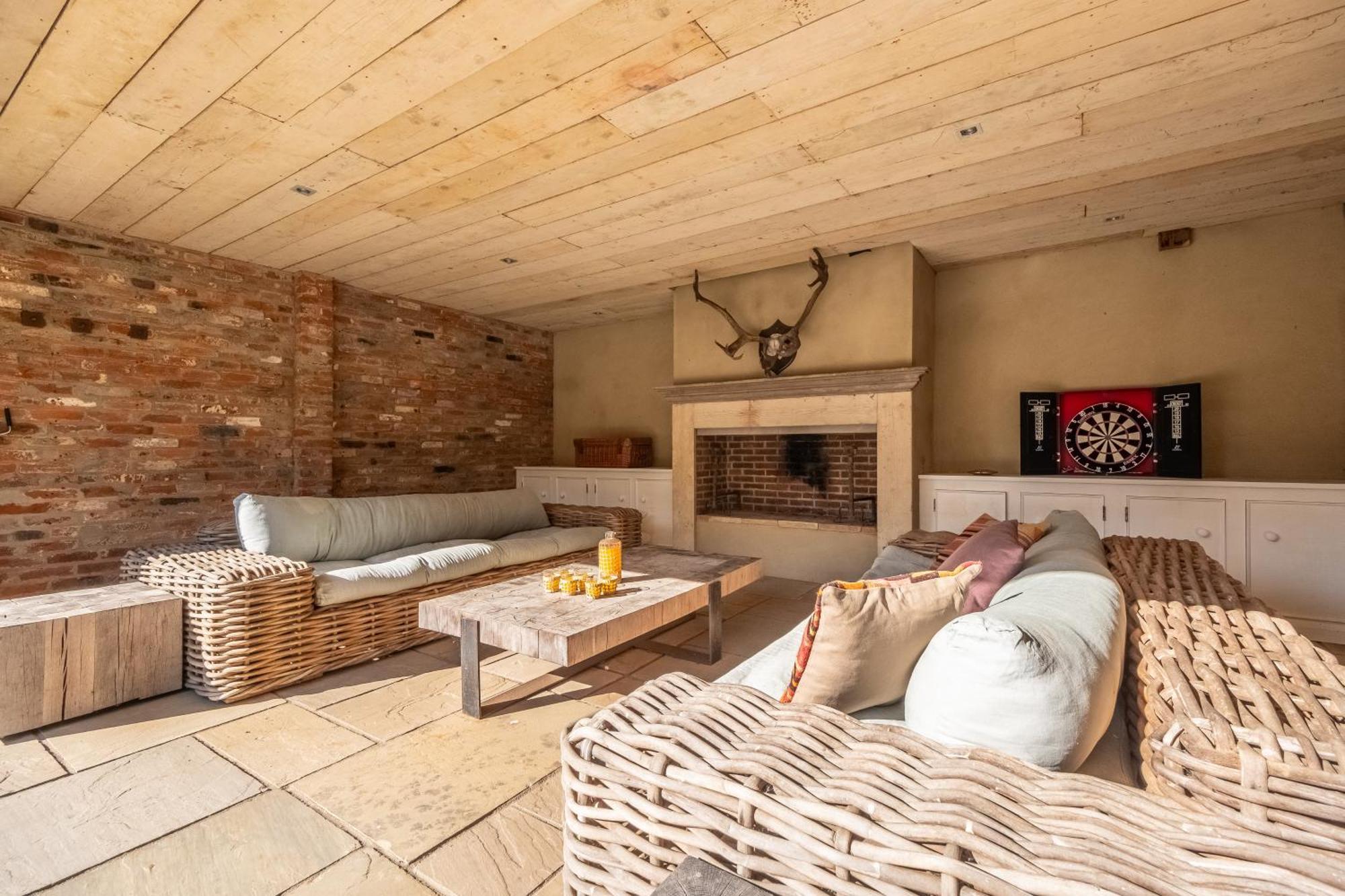 Spectacular Thousand Year Old Medieval Manor House - Flemings Hall Ipswich