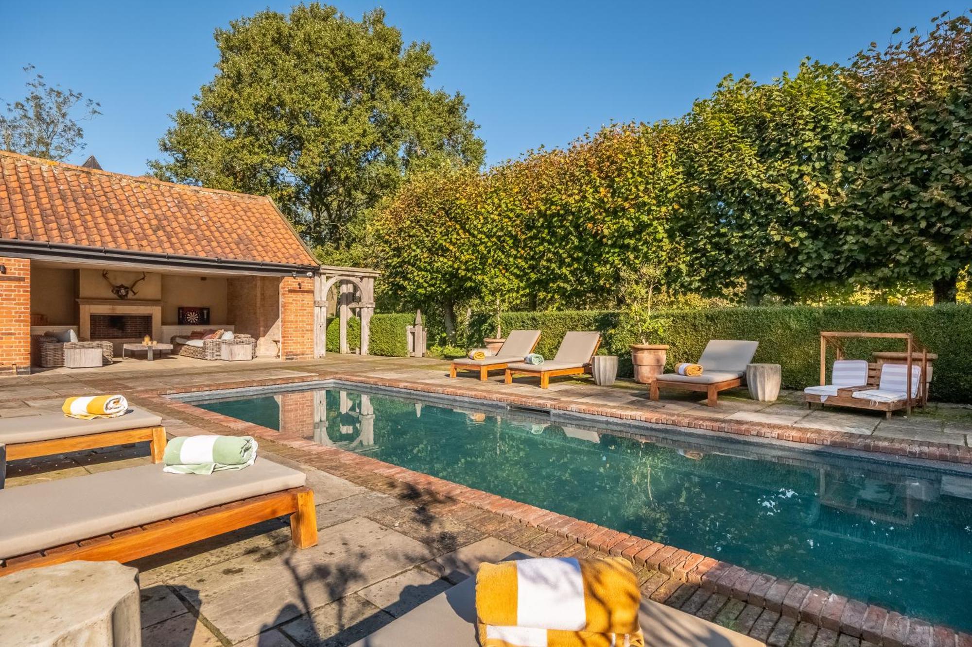 Spectacular Thousand Year Old Medieval Manor House - Flemings Hall