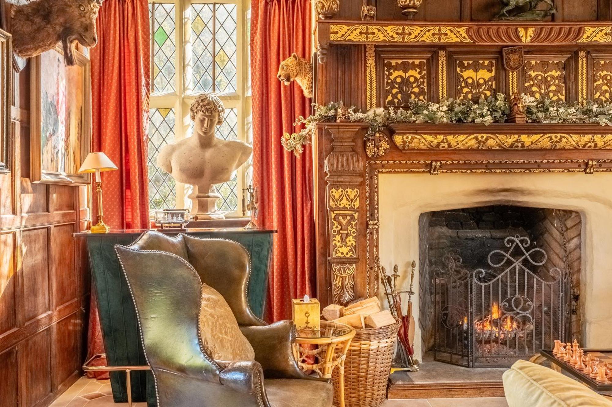 Spectacular Thousand Year Old Medieval Manor House - Flemings Hall Villa *