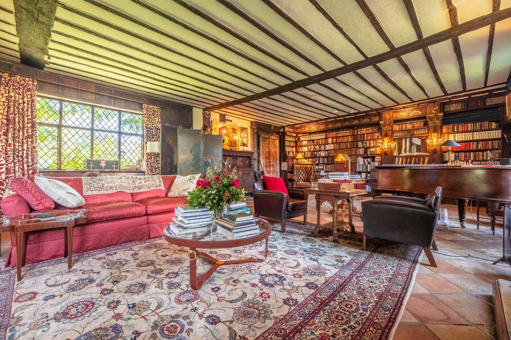 Spectacular Thousand Year Old Medieval Manor House - Flemings Hall Villa *