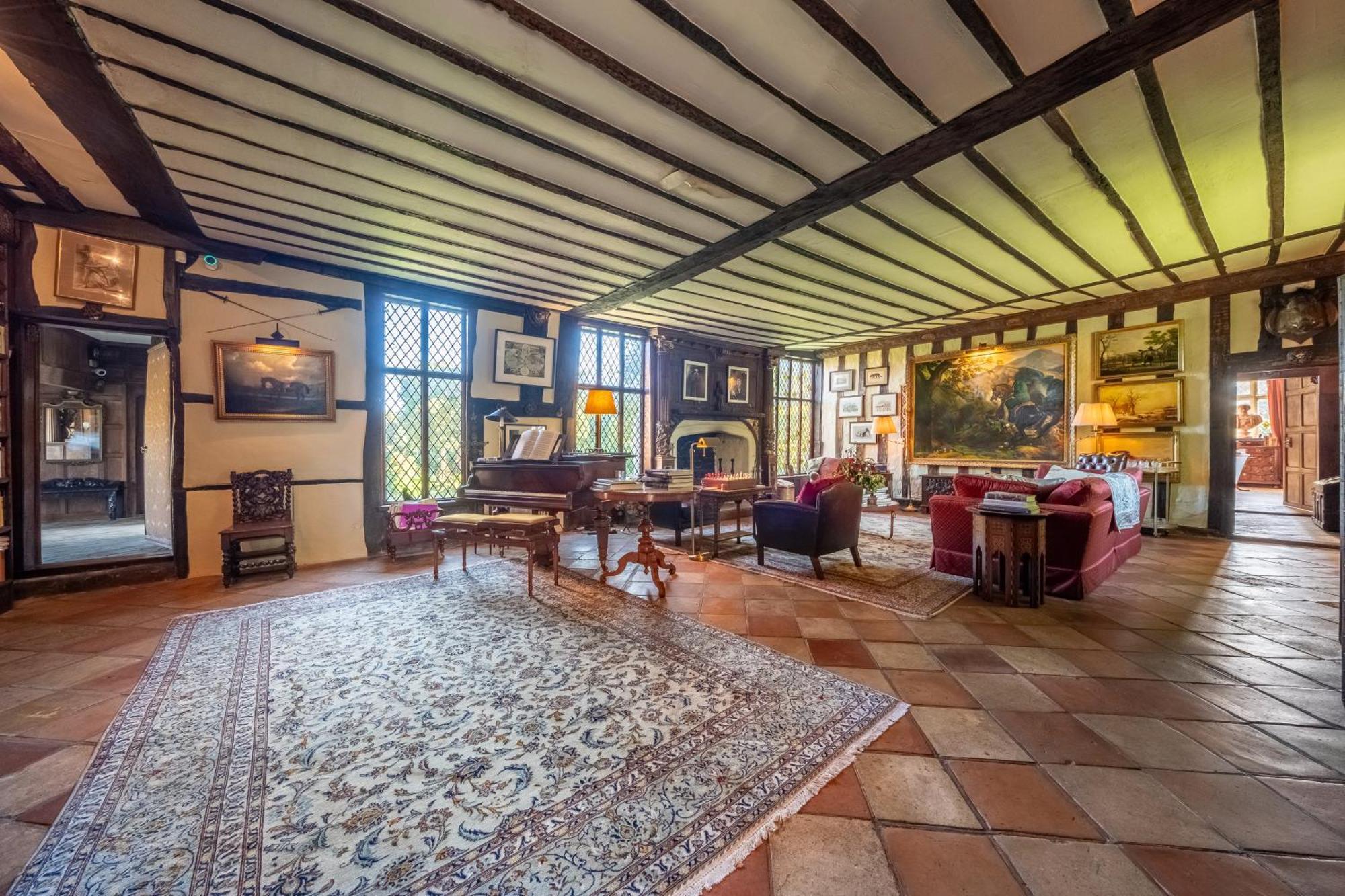 Spectacular Thousand Year Old Medieval Manor House - Flemings Hall Villa