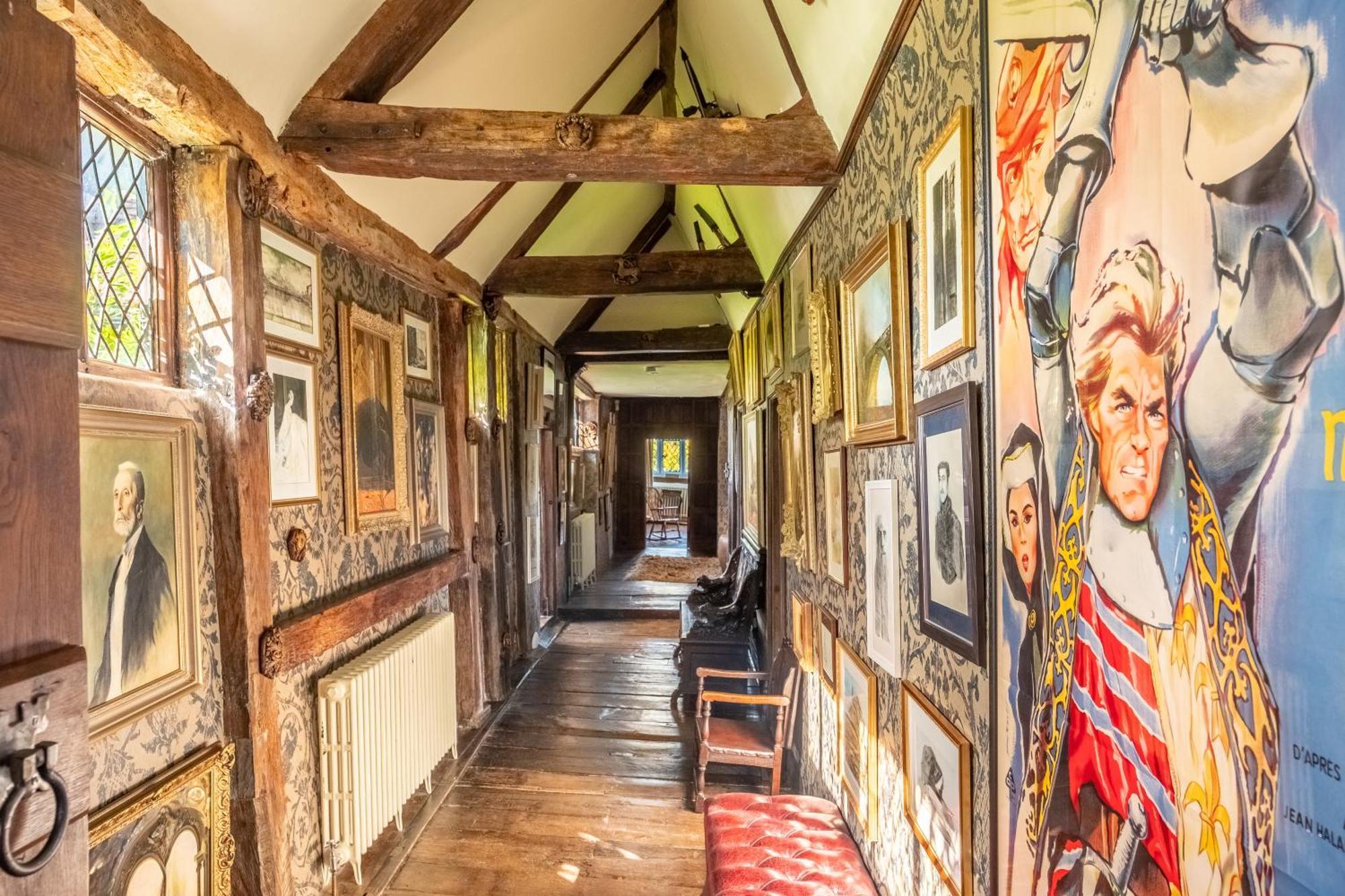 Spectacular Thousand Year Old Medieval Manor House - Flemings Hall Villa Ipswich