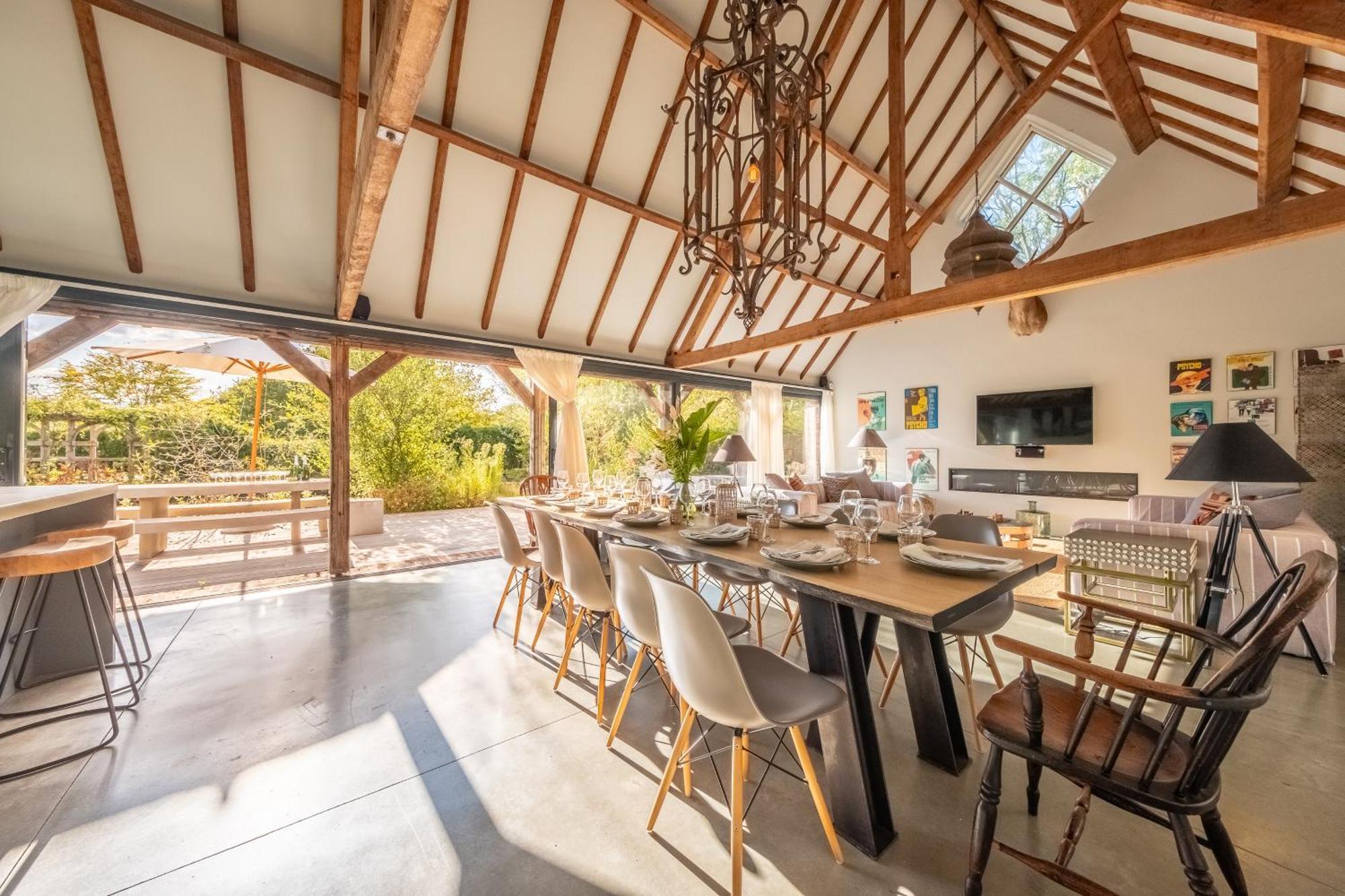 Spectacular Thousand Year Old Medieval Manor House - Flemings Hall