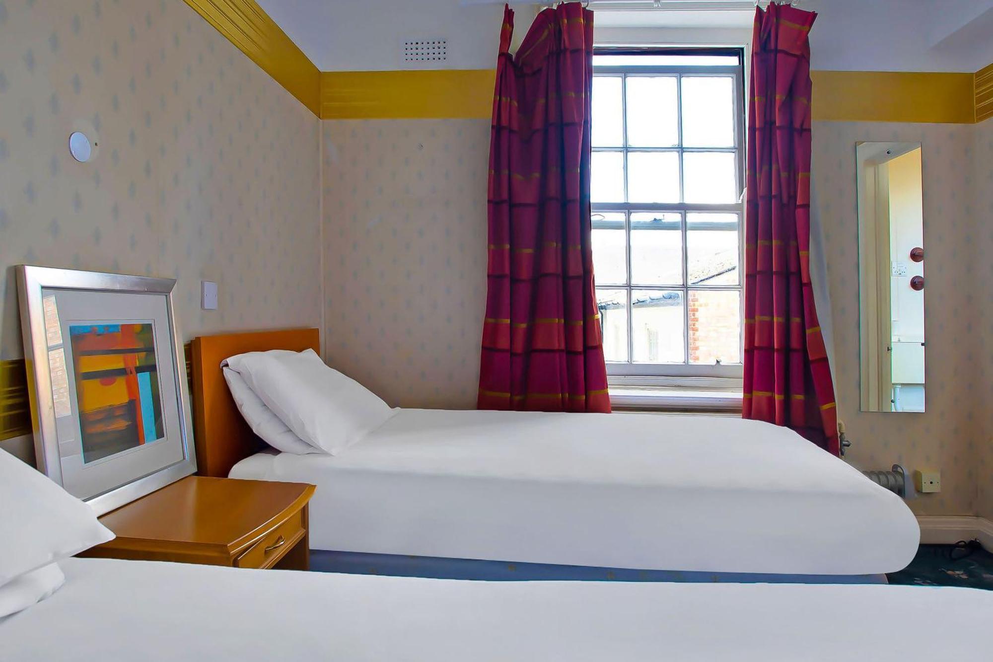 Hotel Great White Horse 2*