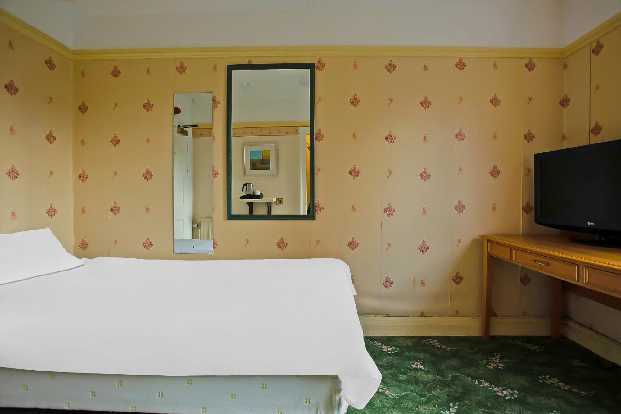 Hotel Great White Horse 2*