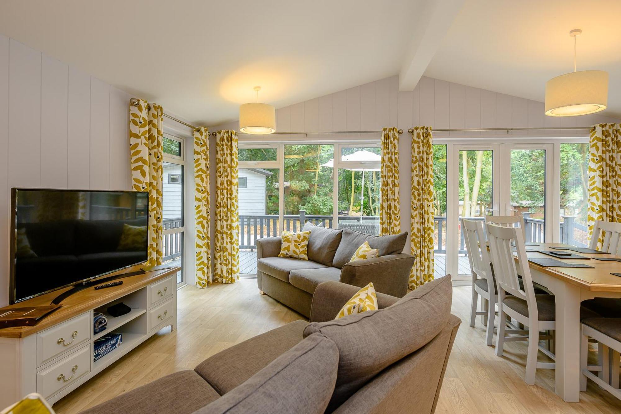 Woolverstone Marina And Park Holiday home