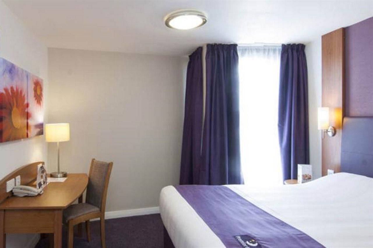 Premier South East Hotel 3*