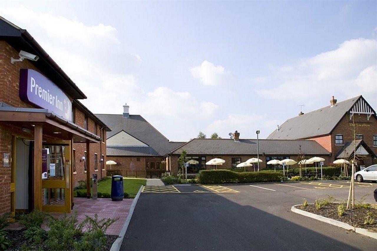 Premier South East Hotel 3*