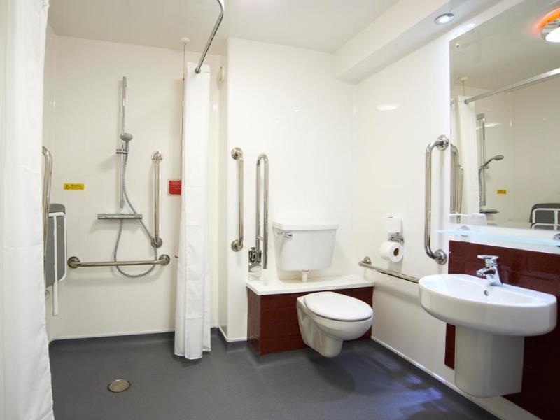 Travelodge 3*
