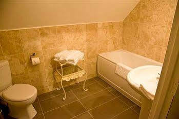 Innocence Rooms - East Guest house