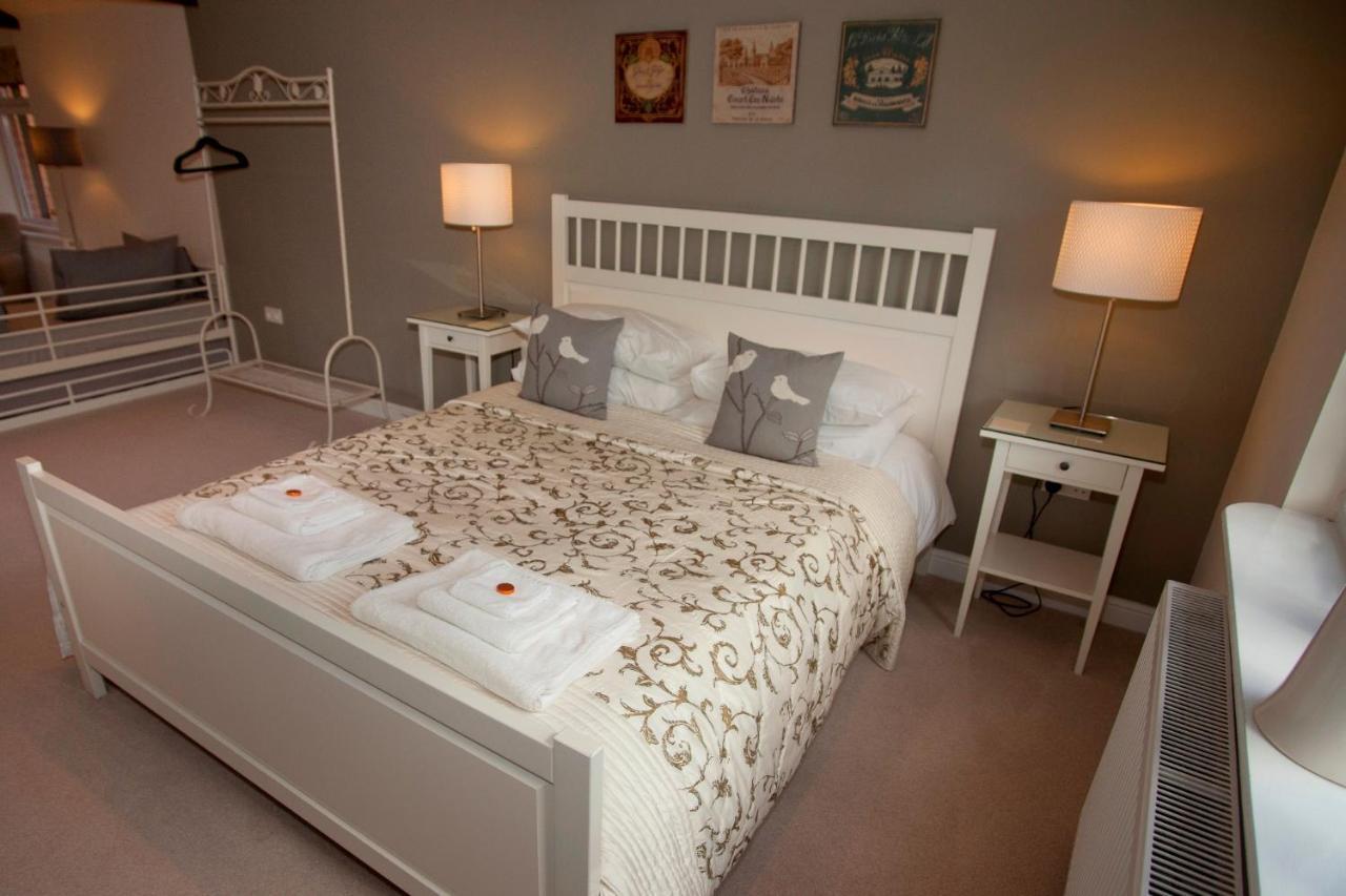 Innocence Rooms - East Guest house